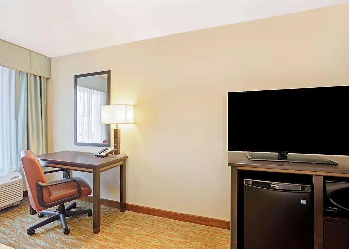 Hotel La Quinta By Wyndham 3*